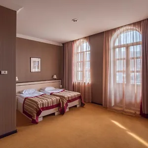 4* Otel Rikhe Monika