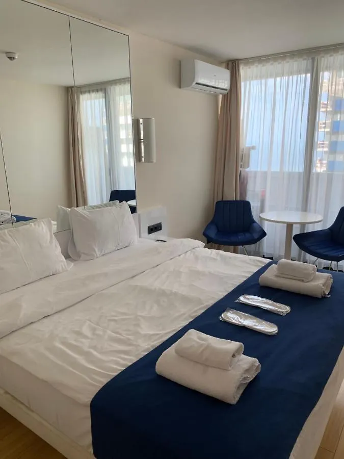 Orbi City Aparthotel Sea View باتومي